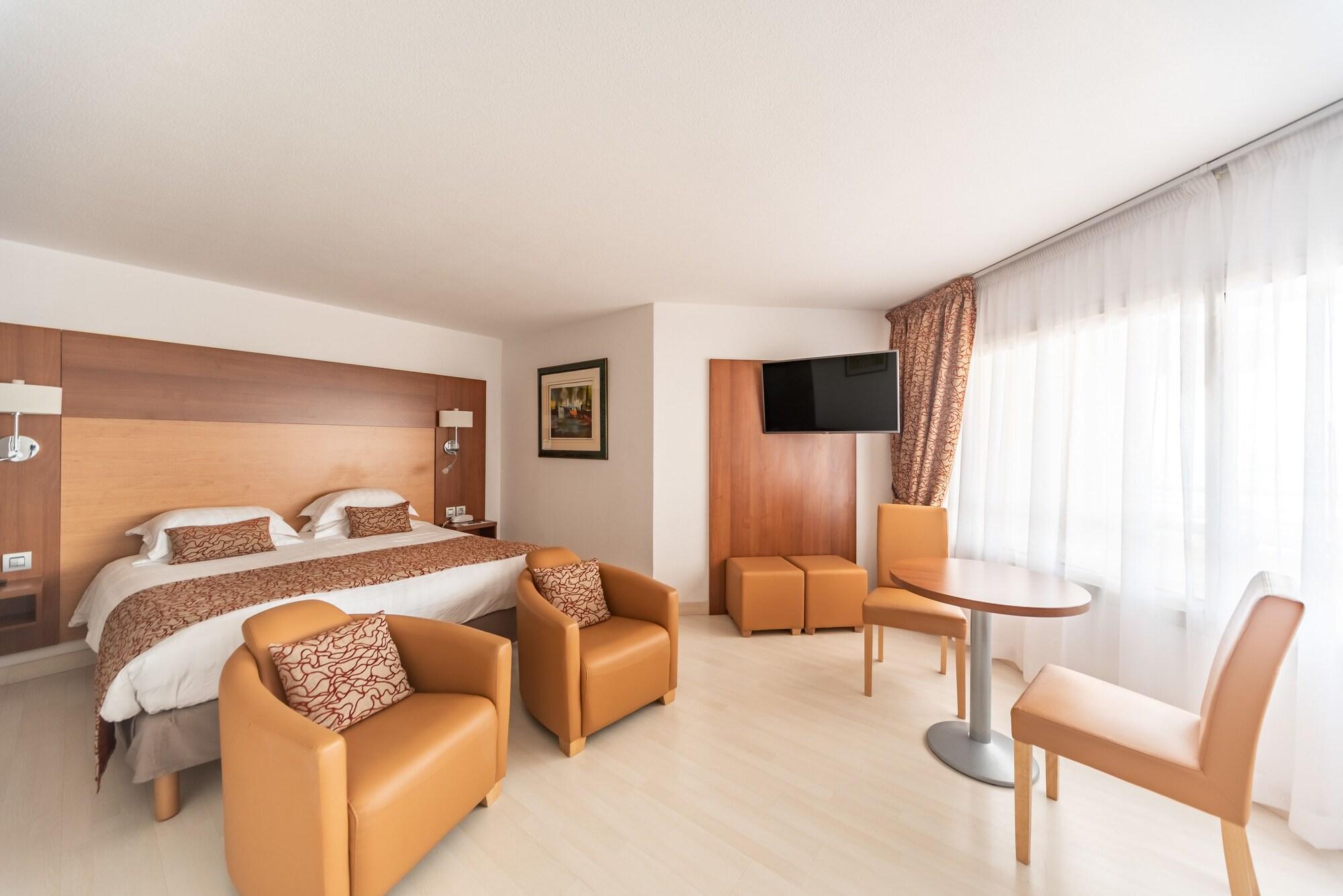 Mercure Saint Raphael Centre Plage Exterior foto