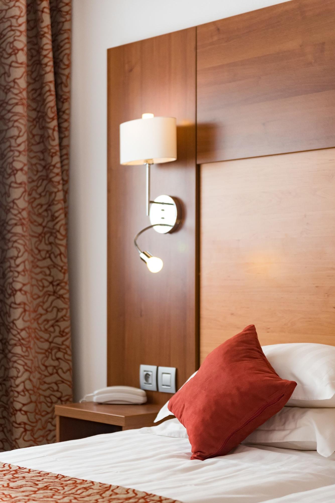 Mercure Saint Raphael Centre Plage Exterior foto
