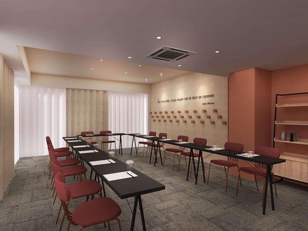 Mercure Saint Raphael Centre Plage Instalações foto